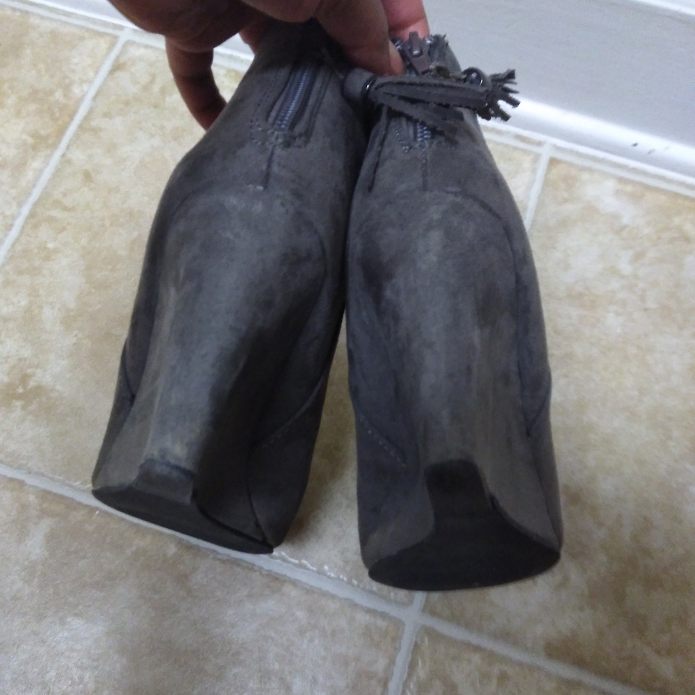 Chaming Charlie Booties - Picture 2 of 8
